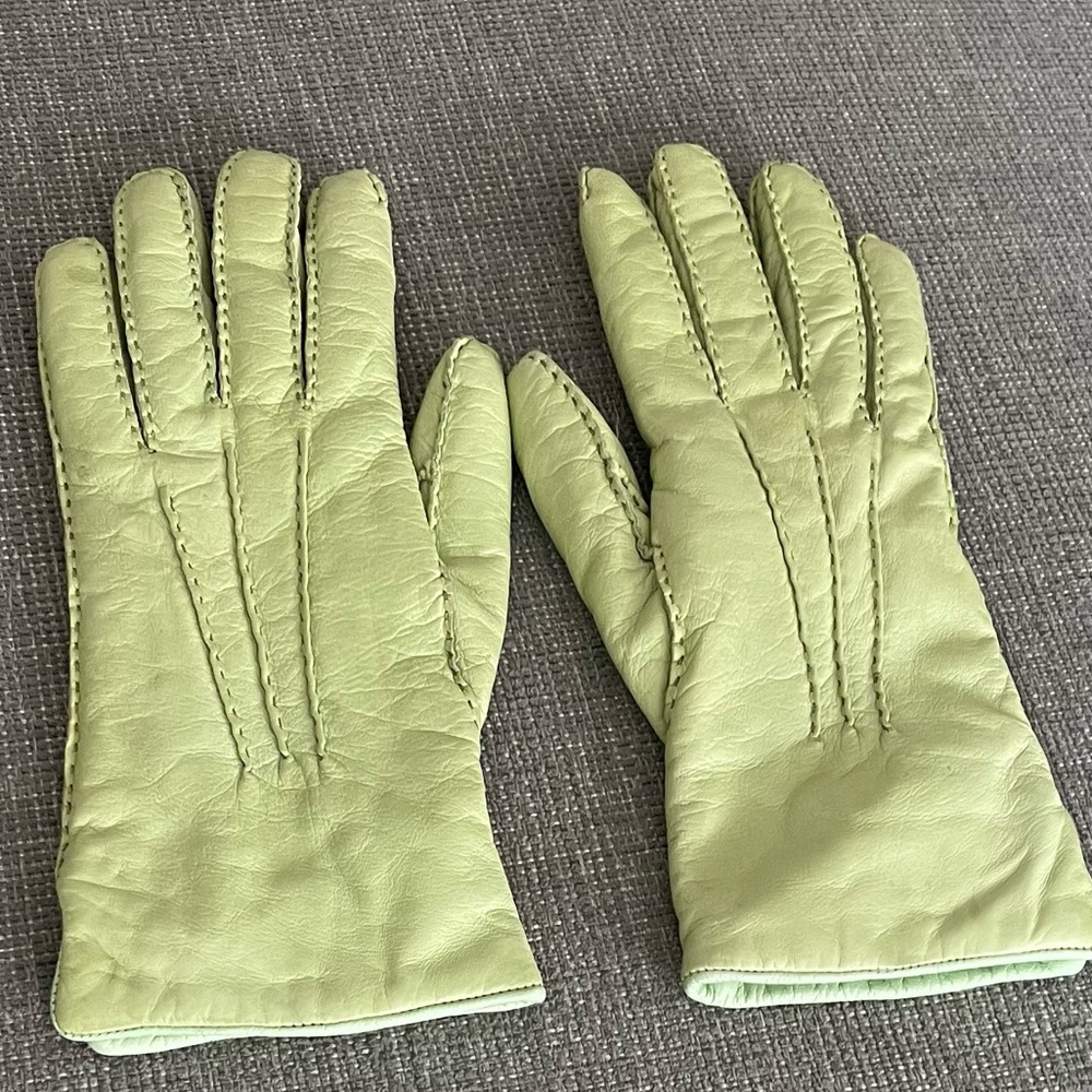 Marc Jacobs light green gloves - L